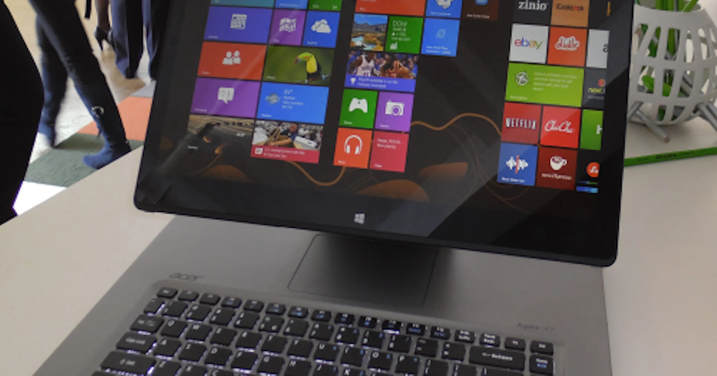 Hebbes: Acer Aspire R7