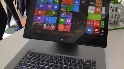 Hebbes: Acer Aspire R7