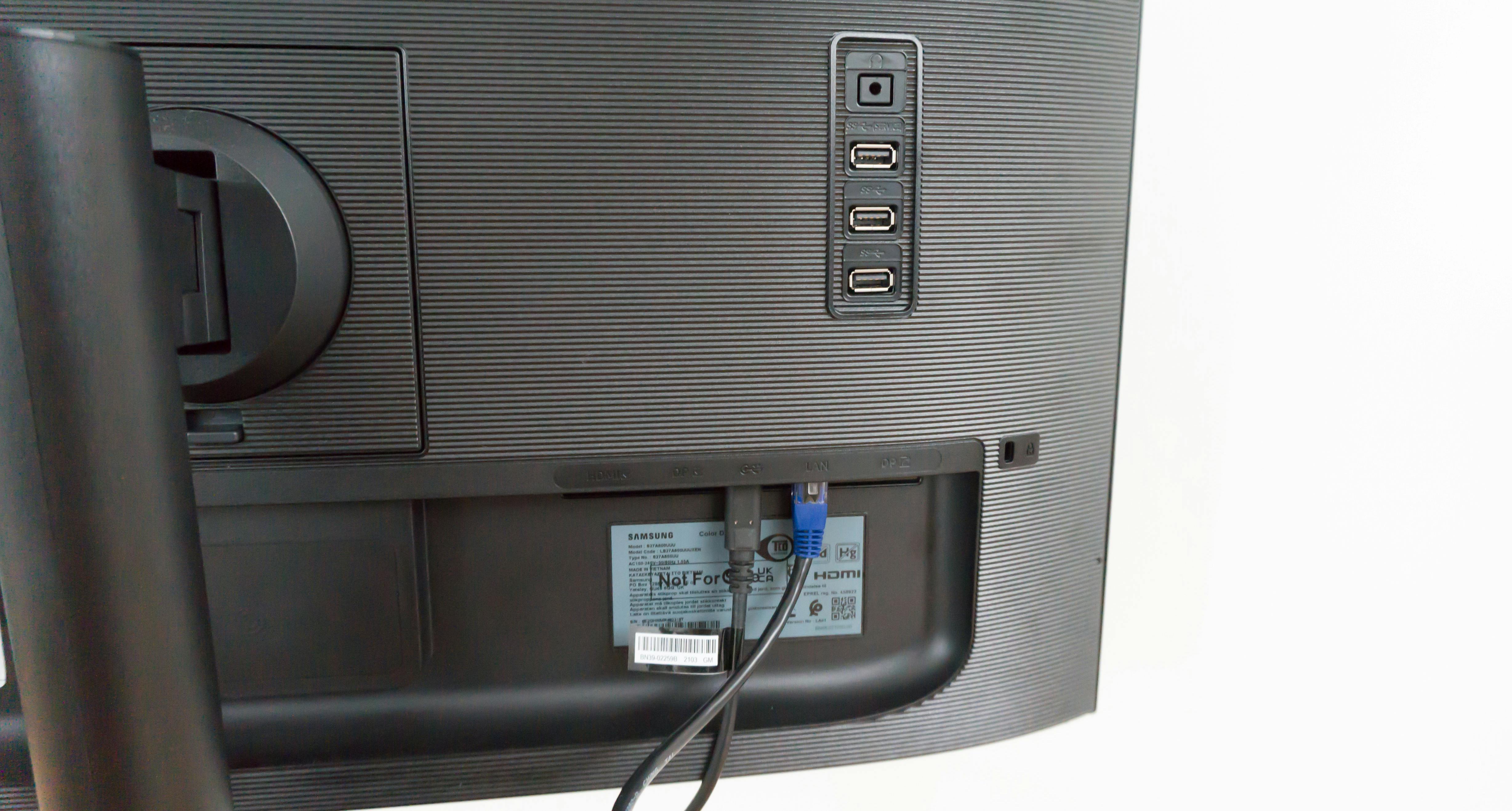 Het ingebouwde dockingstation voorziet in een gigabit-netwerkaansluting en drie usb3.0-poorten.