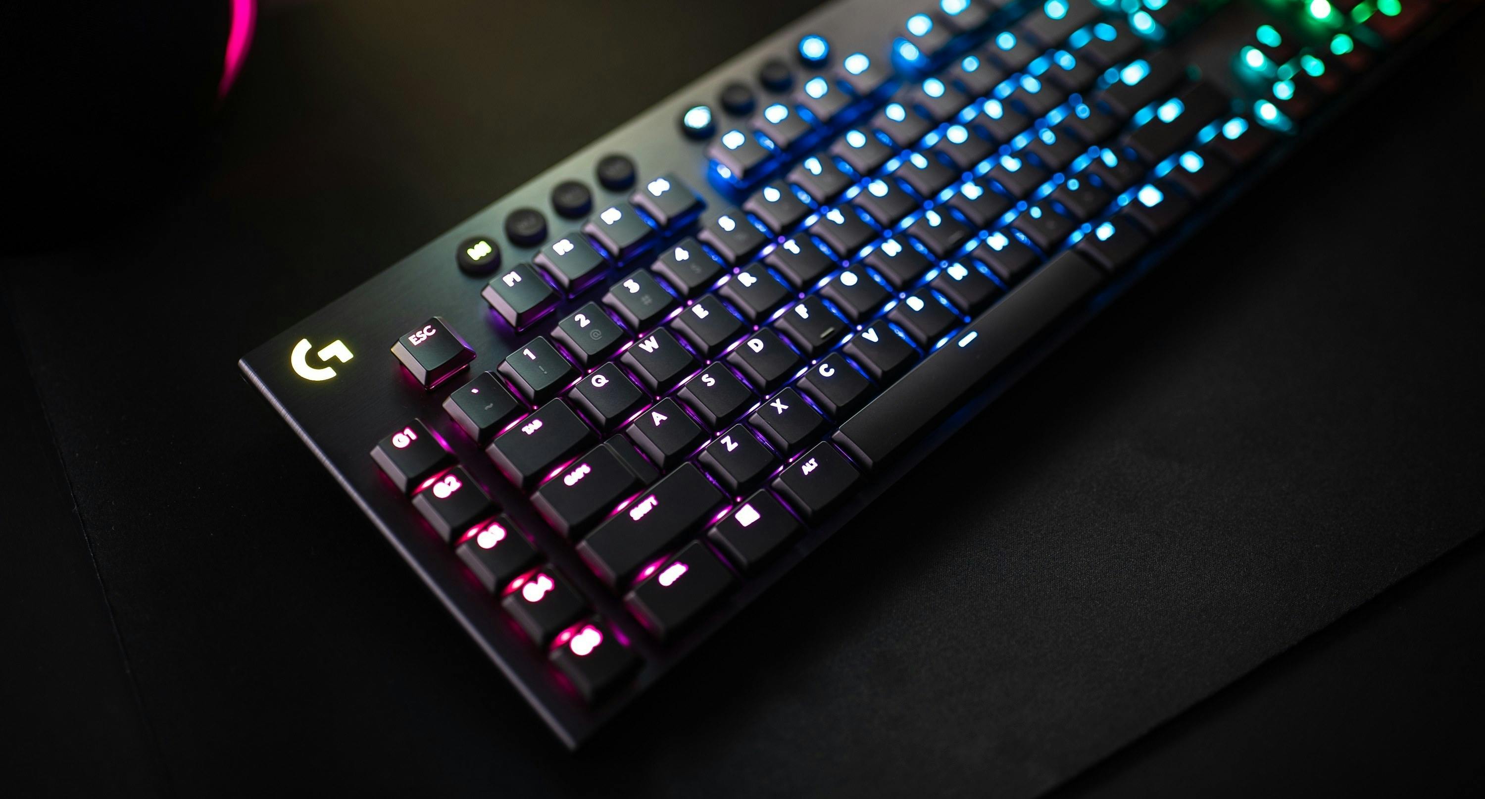 Logitech G915 - Lekker plat gamingtoetsenbord