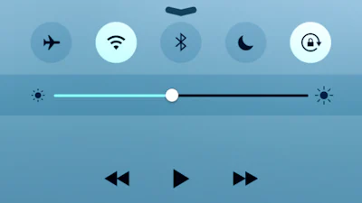 Zet het bedieningspaneel uit op een vergrendelde iPhone