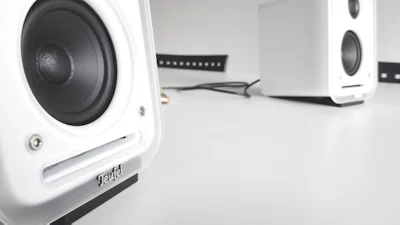 Teufel Motiv B - Grote mond voor zo'n klein ventje