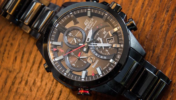 Casio Edifice EQB-500 - Wel mooi, niet slim