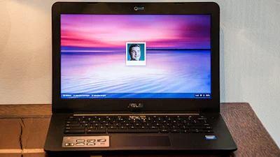 Asus C300 - Je ideale maatje als je weinig eisen stelt
