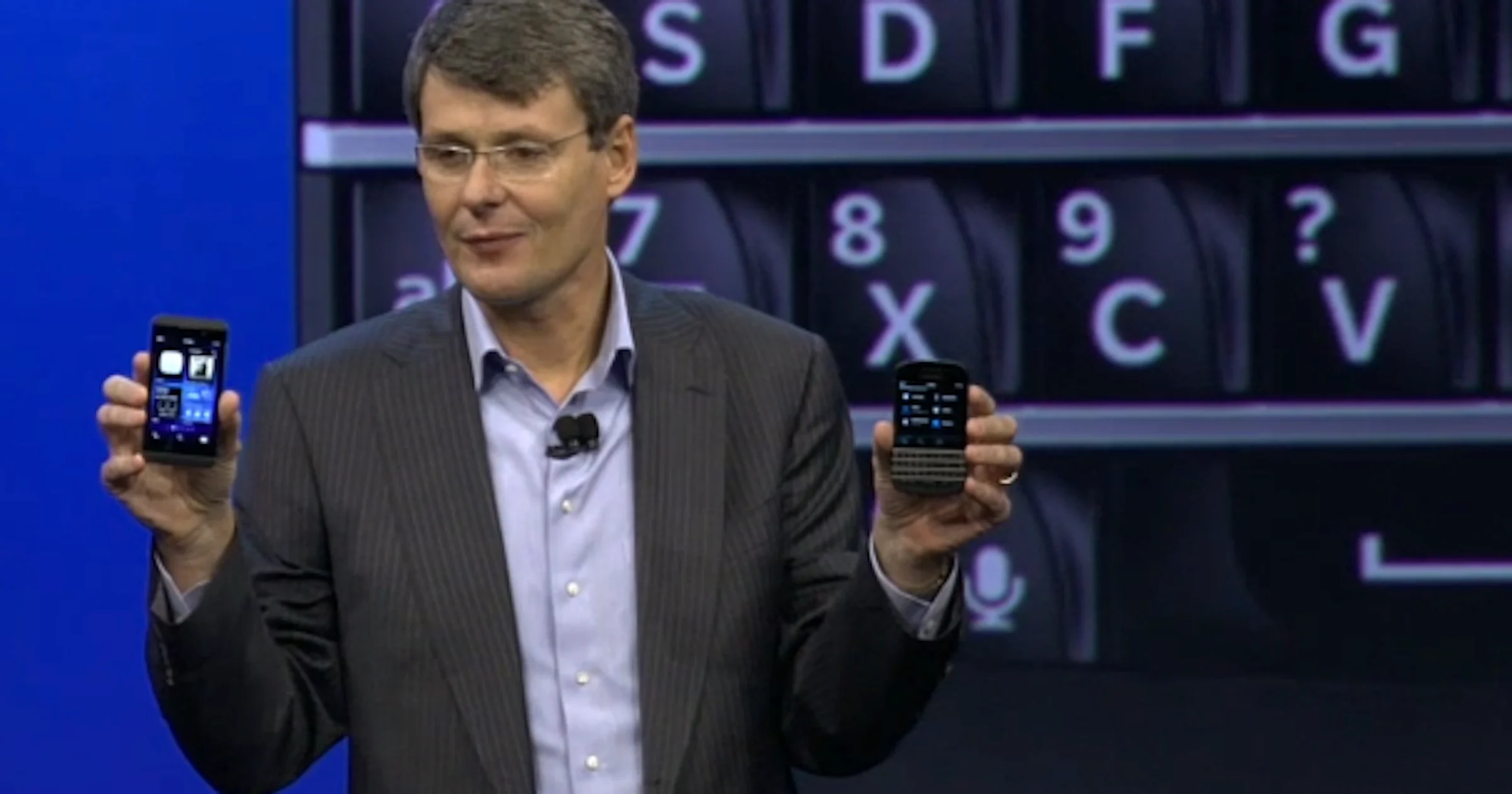 BlackBerry draait verlies van bijna 1 miljard dollar
