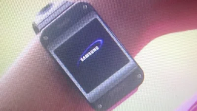 Foto's Samsung Galaxy Gear-horloge duiken op
