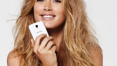 Samsung haakt Doutzen Kroes aan voor Galaxy S4 mini