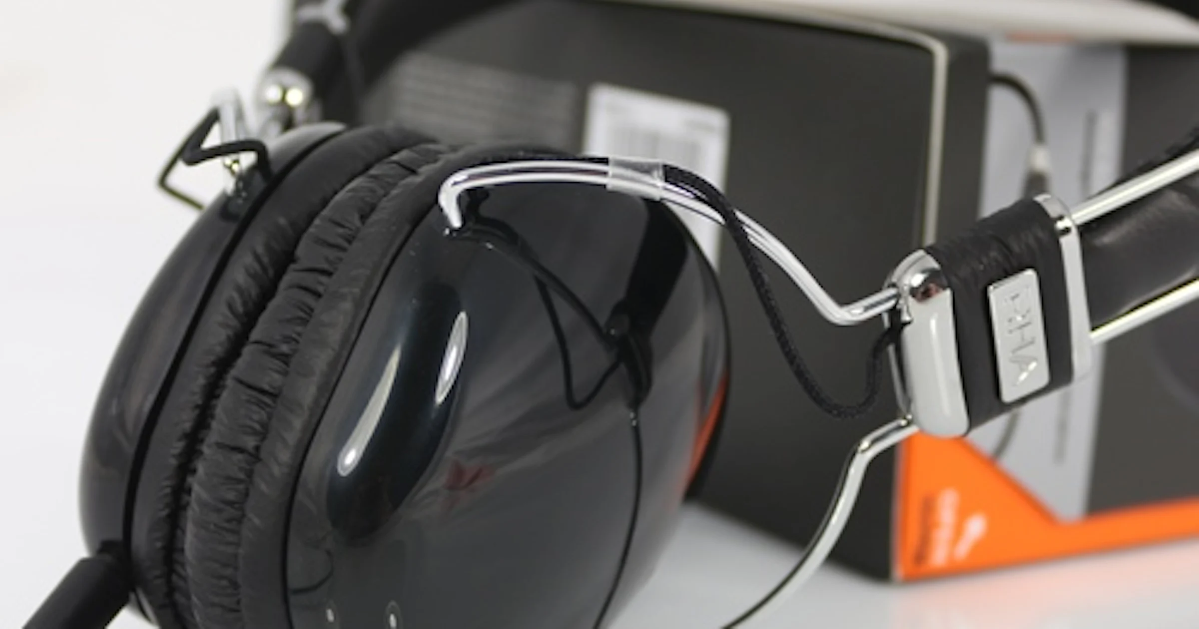 Review: RHA SA950i