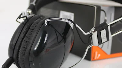 Review: RHA SA950i