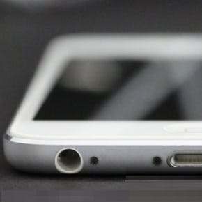 ‘Goedkope iPhone groot risico voor Apple’