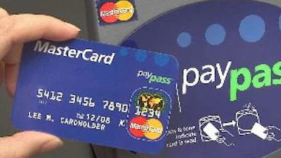 Banken halen 'contactloos' pinnen naar Nederland