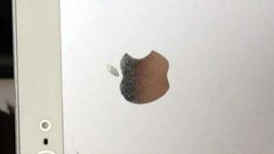 Nieuwe foto's lijken design iPhone 5 te bevestigen