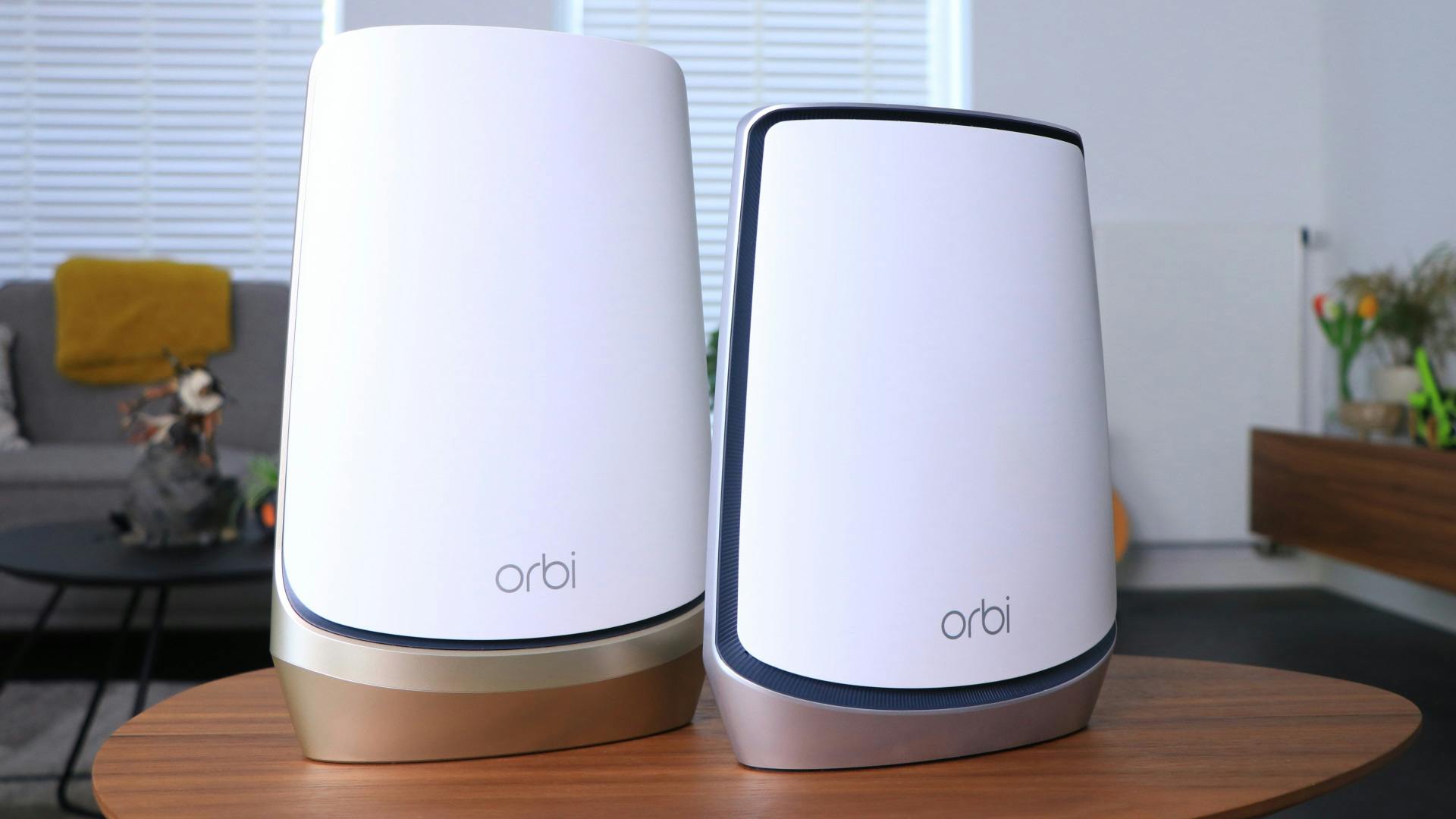 Een directe vergelijking tussen de Netgear Orbi RBK85x en RBK95x.