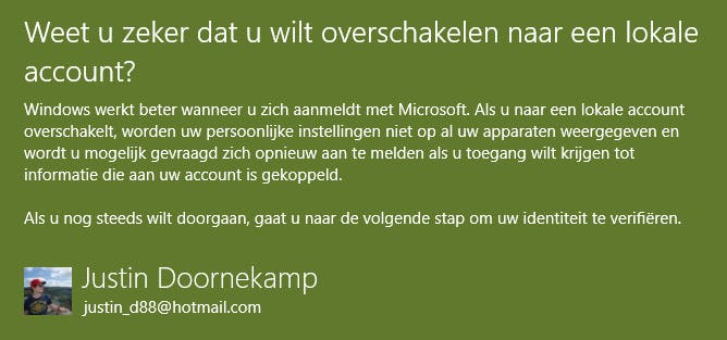 Microsoft geeft een waarschuwing als je over wilt stappen op een lokaal account.