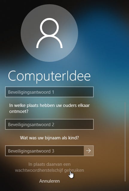 Met wat geluk en enige voorzienigheid heb je  wachtwoordherstelschijf klaarliggen.