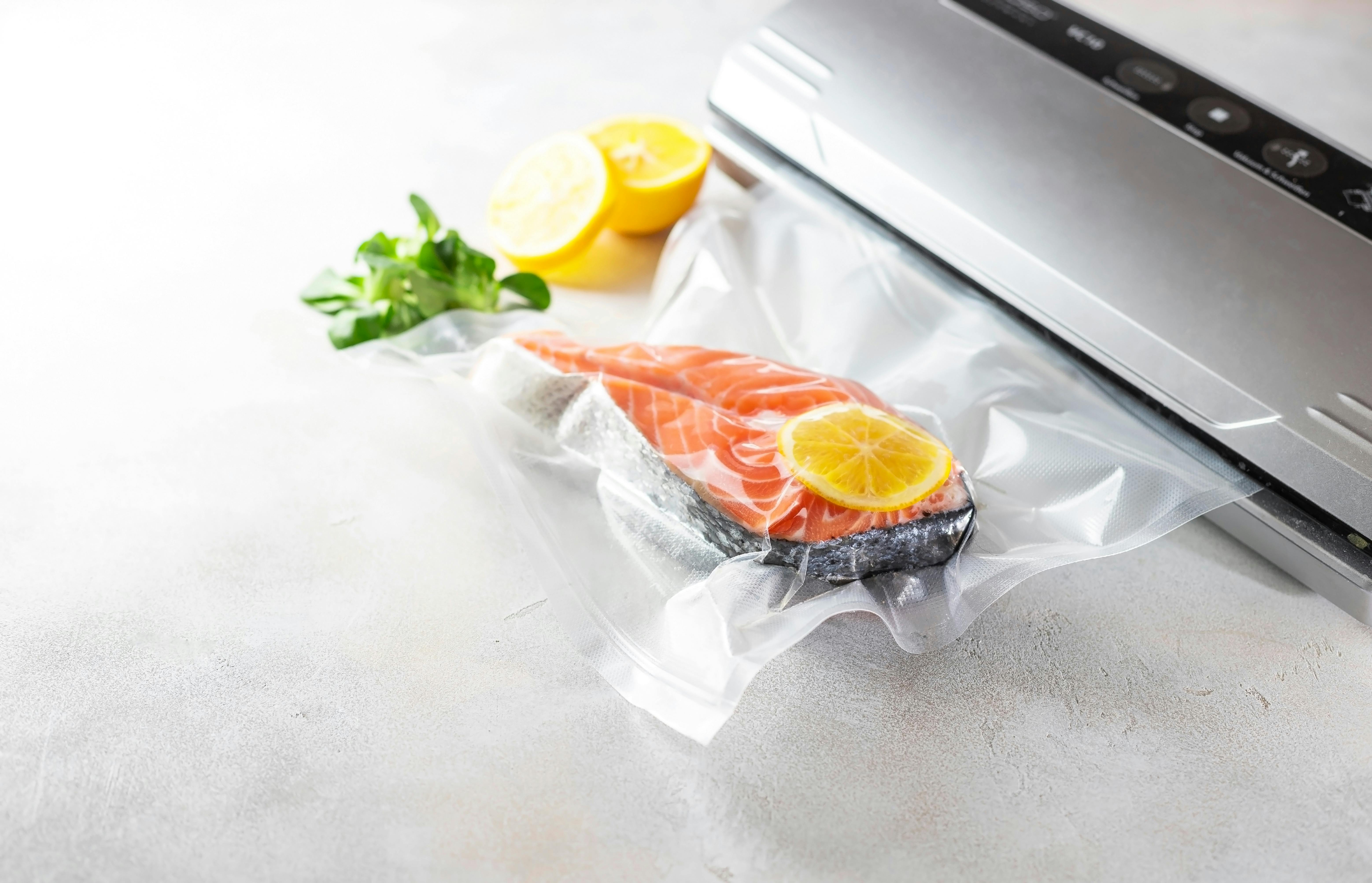 zalm in vacuüm plaatsen voor sous vide koken