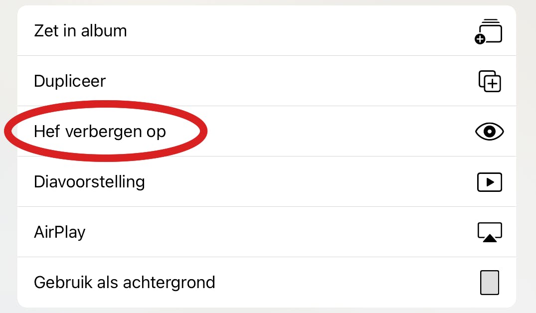 Een foto uit het verborgen album terugzetten is zo geregeld.