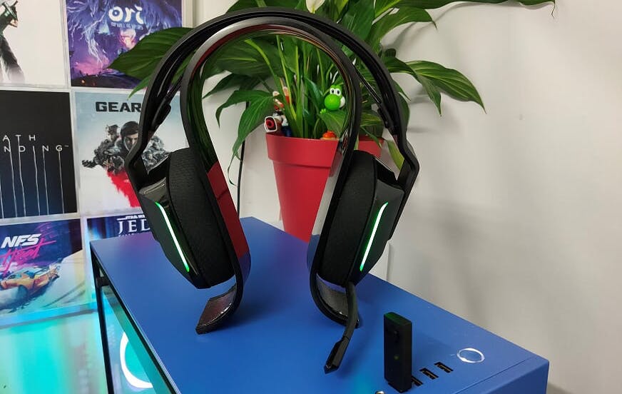 Logitech G733 - Een kleurige draadloze lichtgewicht headset