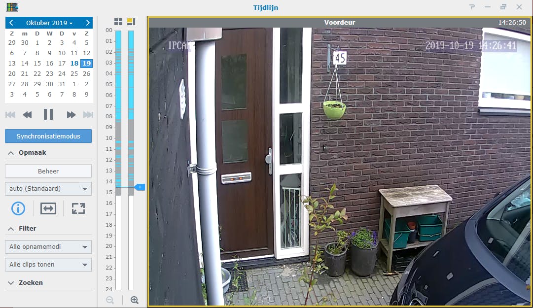 Via een tijdlijn kijk je eenvoudig opnames voor meerdere camera’s tegelijkertijd terug.
