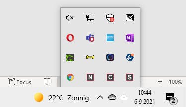 CapsLock Indicator zit hier nog verborgen in het systeemvak van Windows 10.