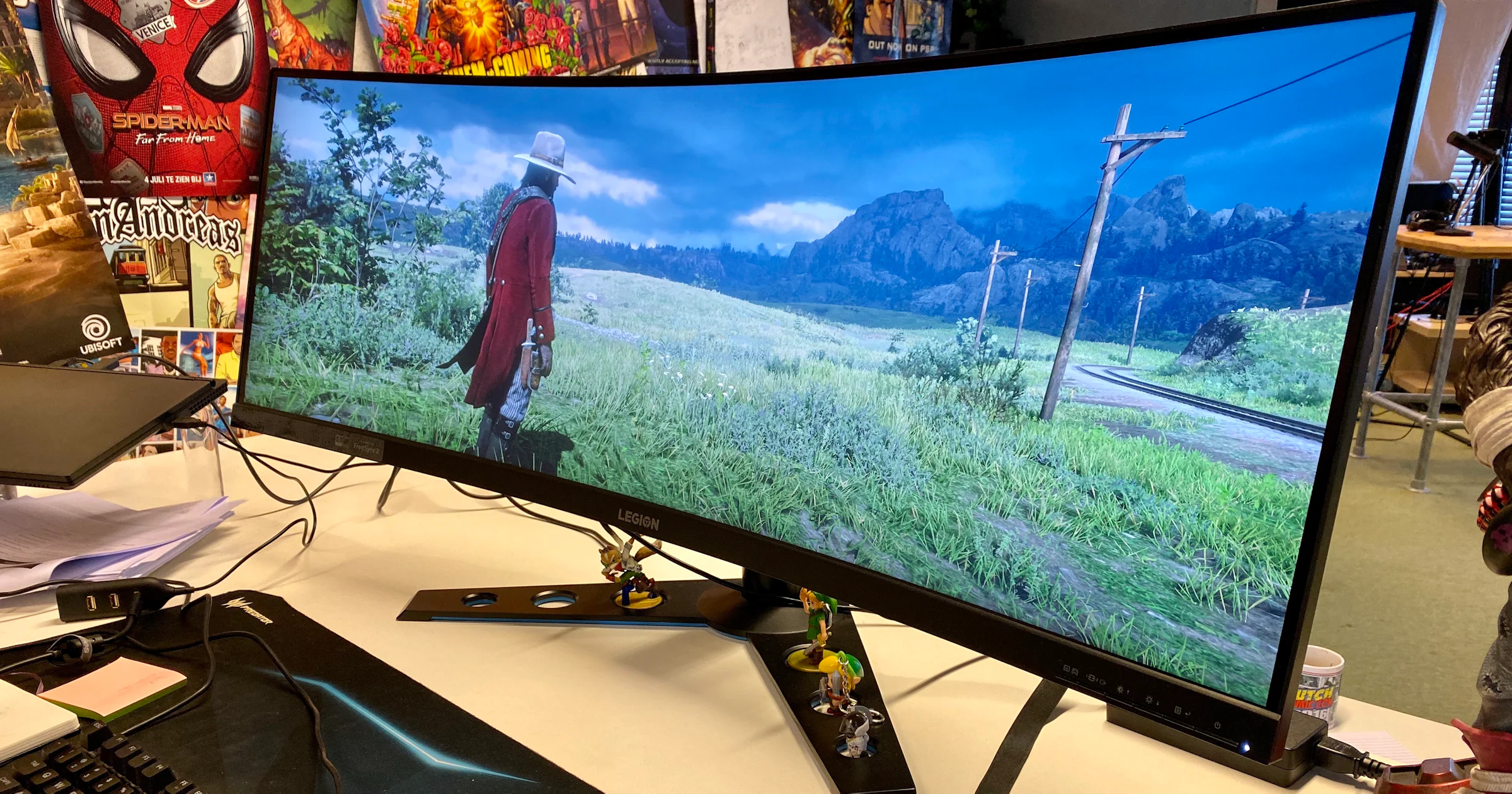 Lenovo Legion Y44W-10: Twee monitoren in één