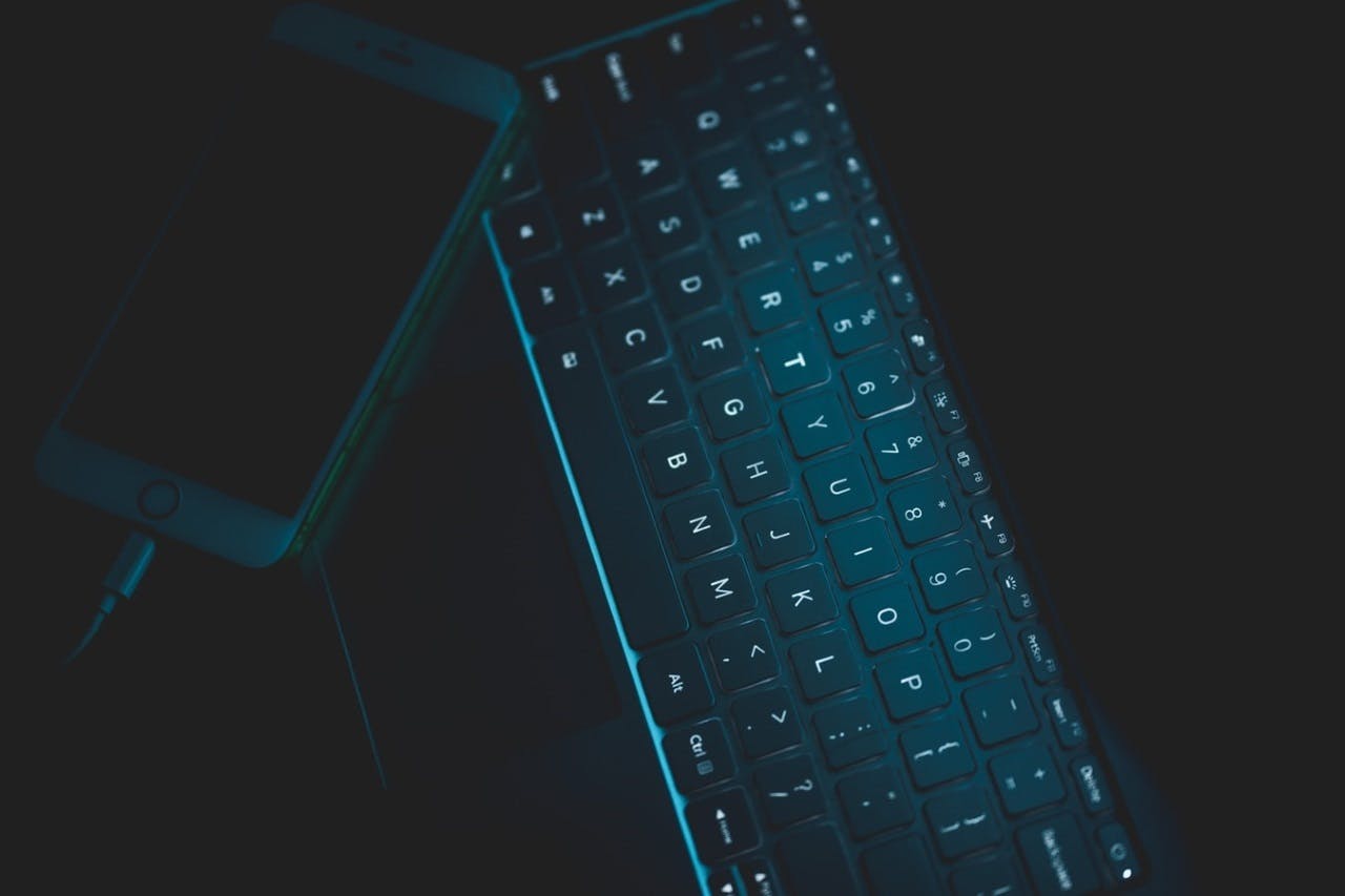 Spionage mogelijk op iPhone, Android en Windows. Wat nu?