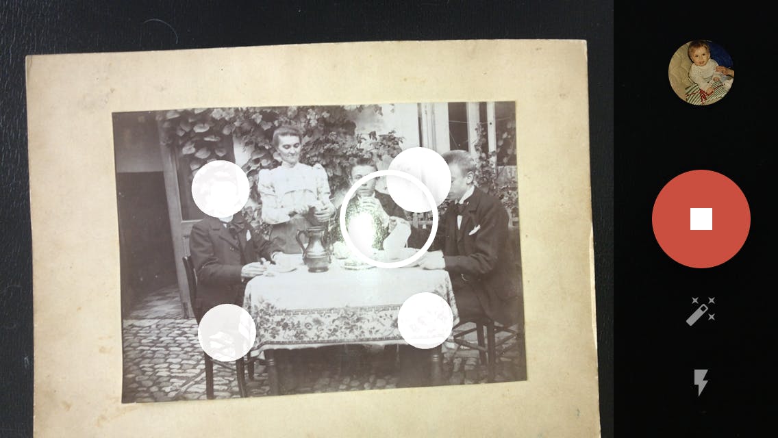 Je richt de camera telkens op één van de vier punten.