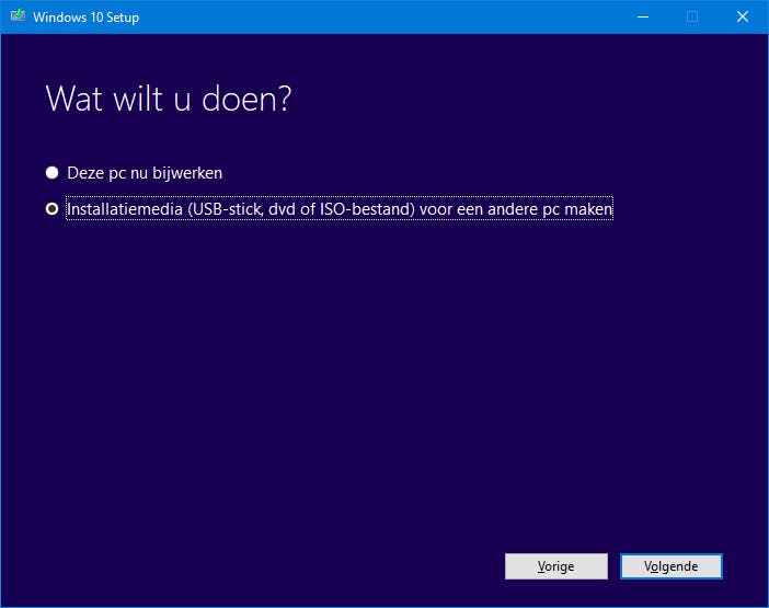 Je onopstarbare pc herstel je door middel van een Windows-installatiemedium.