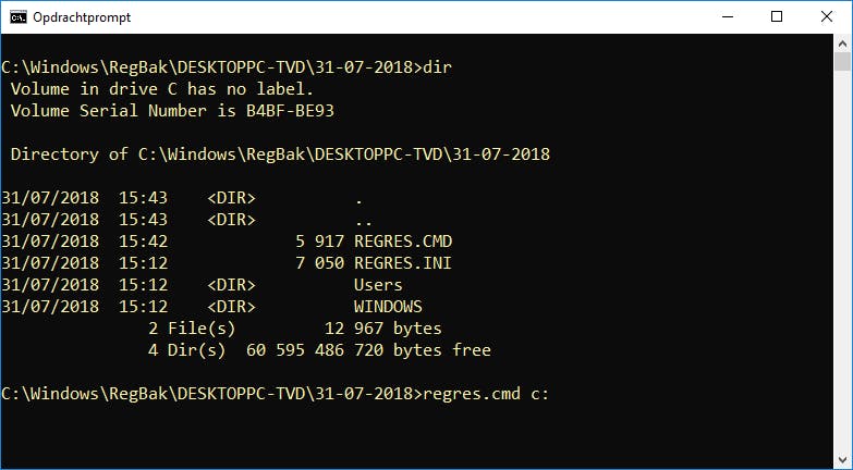 Via de herstelmodus kun je door middel van de opdrachtprompt je registerback-up terugzetten.