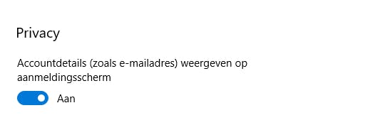 Tip 06 Bepaal zelf of jouw mailadres ook bij de accountgegevens op het inlogscherm te zien is.