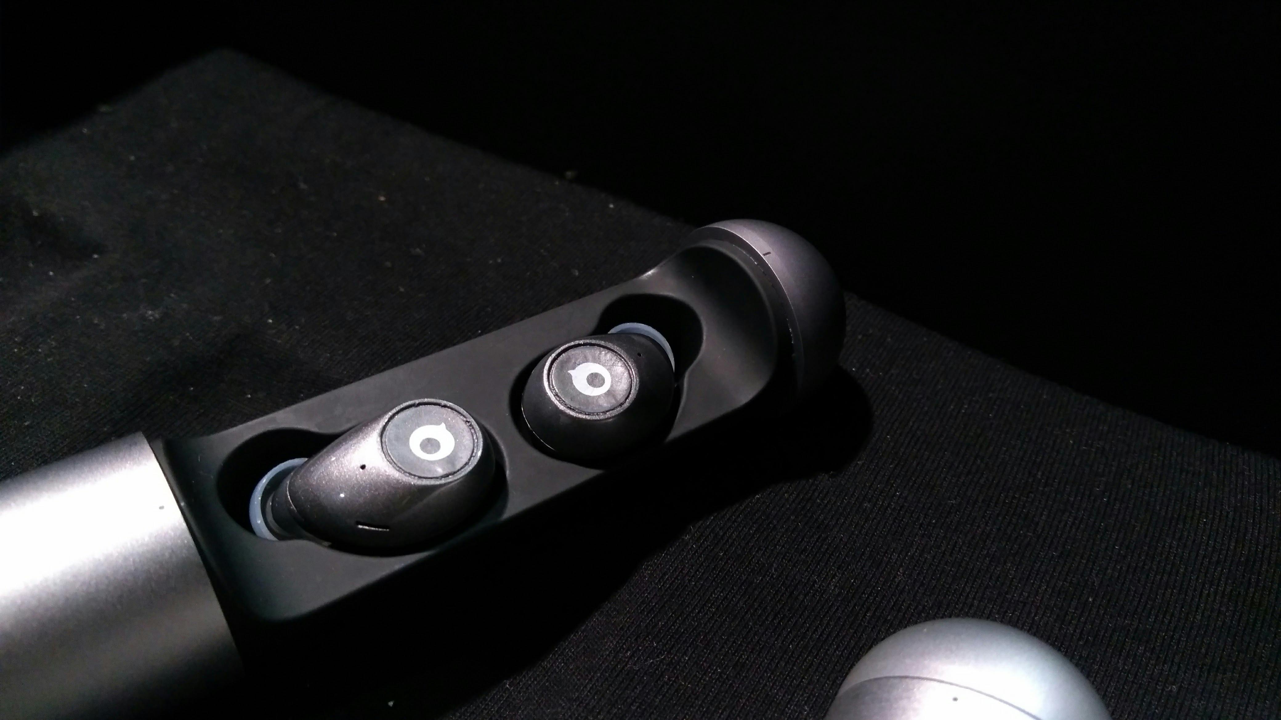 Crazybaby Air - AirPods-concurrent of slechte timing?