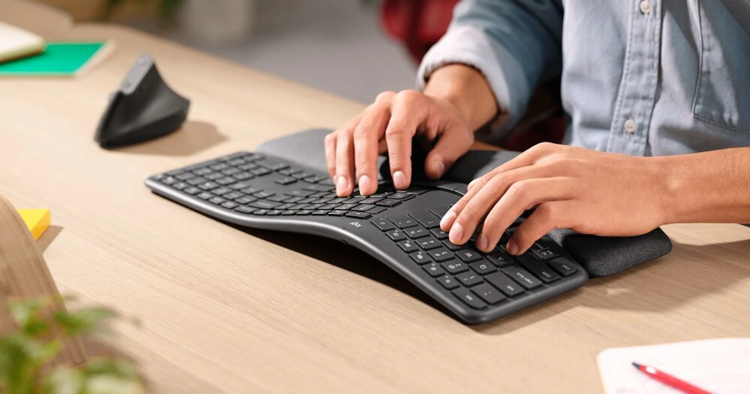 Logitech ERGO K860 - Prettig draadloos ergonomisch toetsenbord