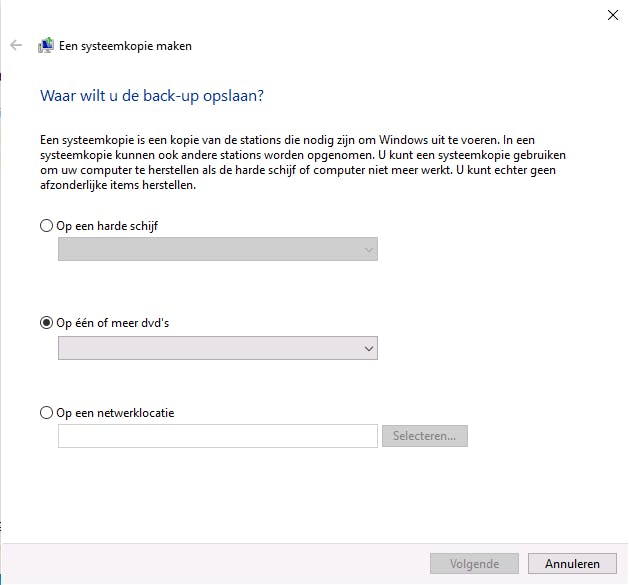 02 Je kunt een systeemkopie op verschillende locaties opslaan, maar op dvd’s bewaren is de minst logische.