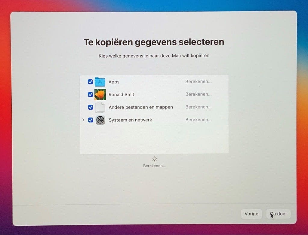 Selecteer alle over te hevelen gegevens (in principe alles dus) en wacht even tot alle bestanden klaargezet zijn.