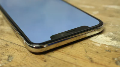 Check en beheer bewaarde website-wachtwoorden in iOS