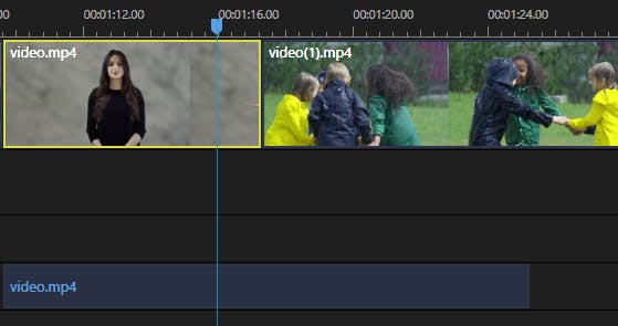 Het geluid van de pratende vrouw loopt gewoon door in de volgende clip.