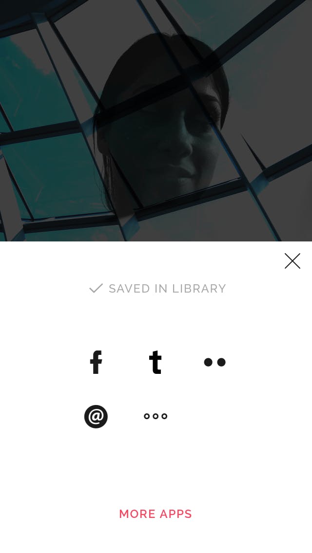 De foto wordt op je filmrol opgeslagen.