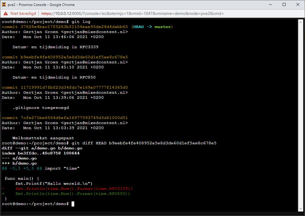 Git kan een overzicht van eerdere commits met beschrijving geven.