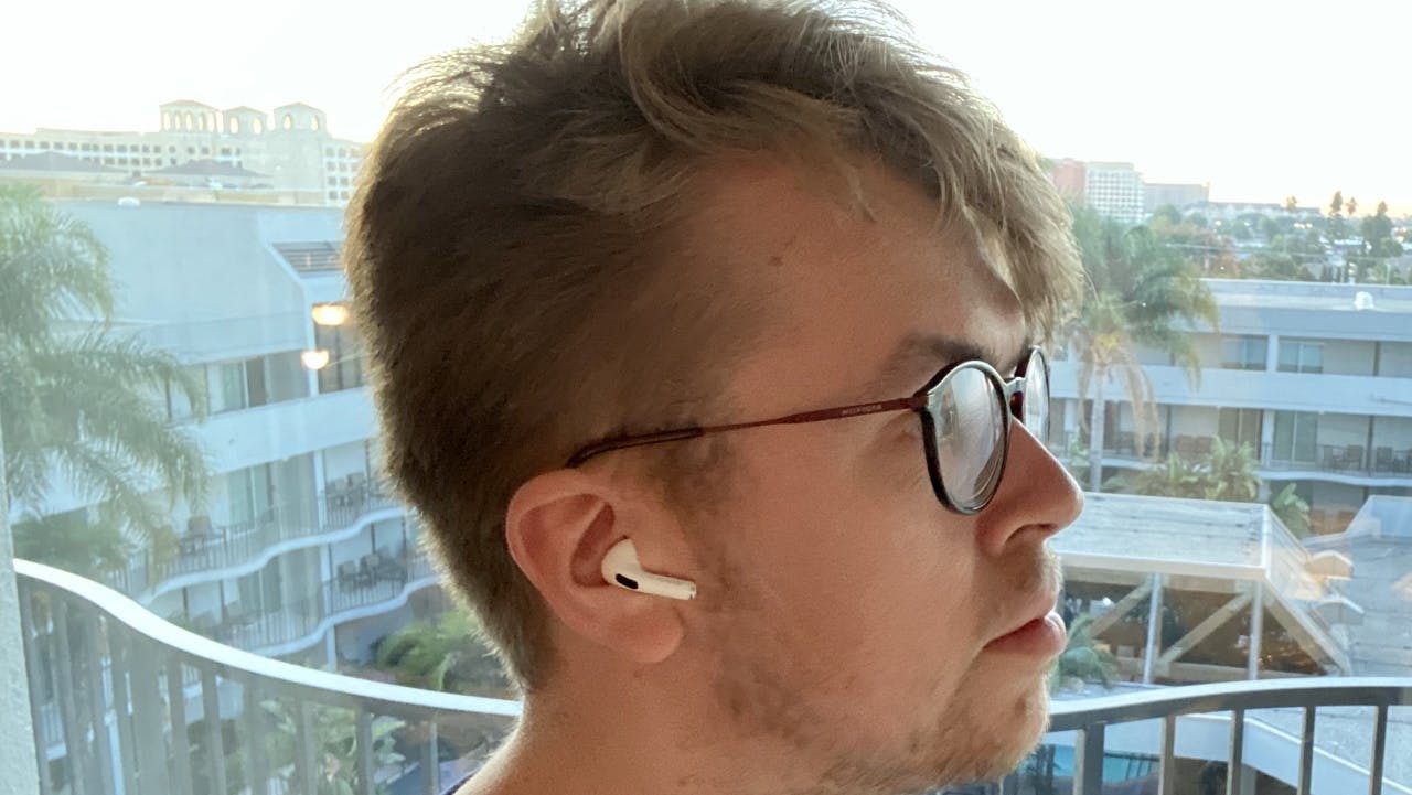 Qua formaat verschillende AirPods Pro niet veel van de gewone AirPods.