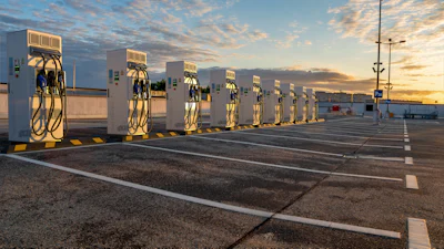 Is elke laadpaal voor elke elektrische auto geschikt?*