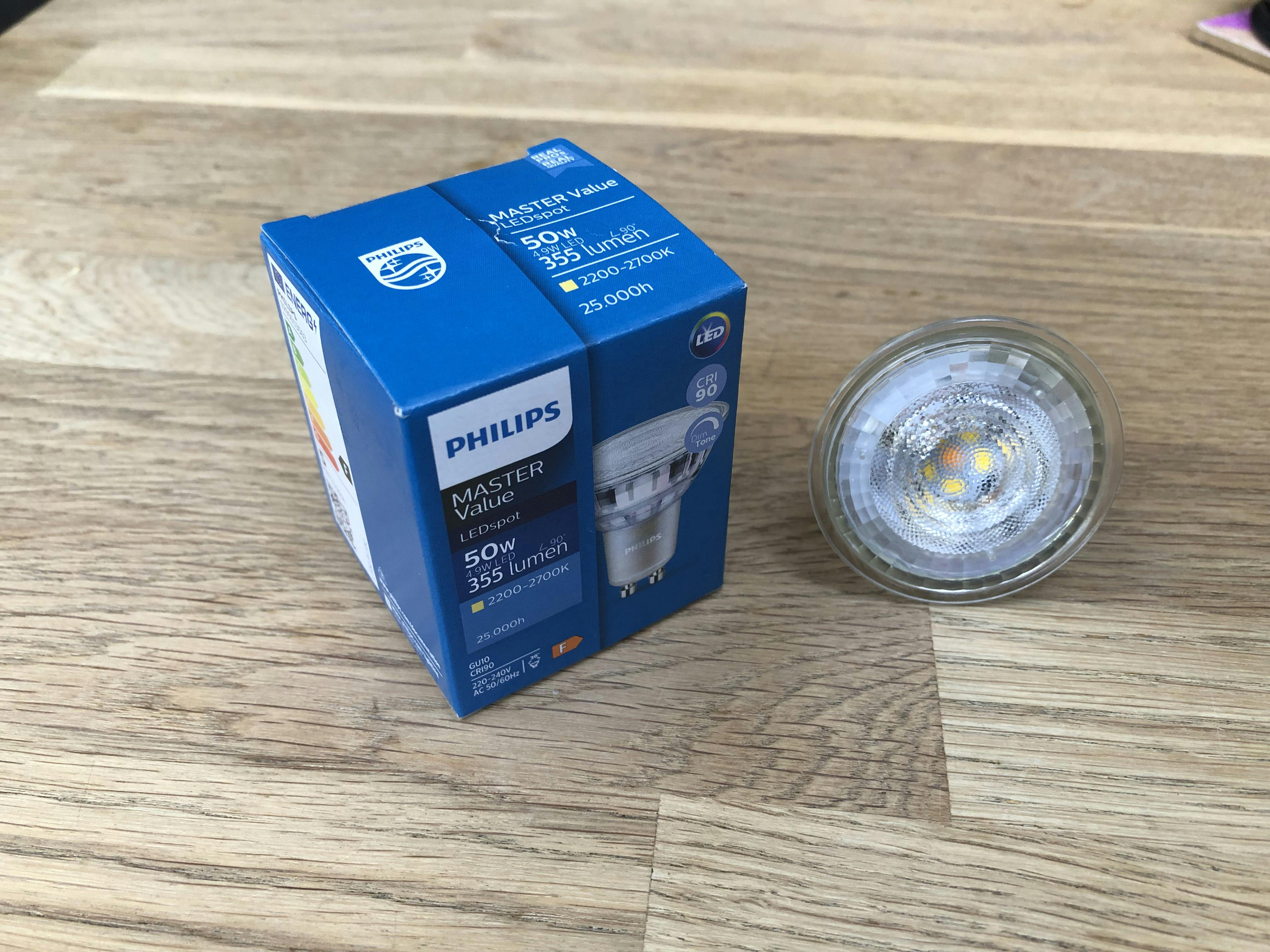 Dimbare GU10-spot van Philips met productdoos
