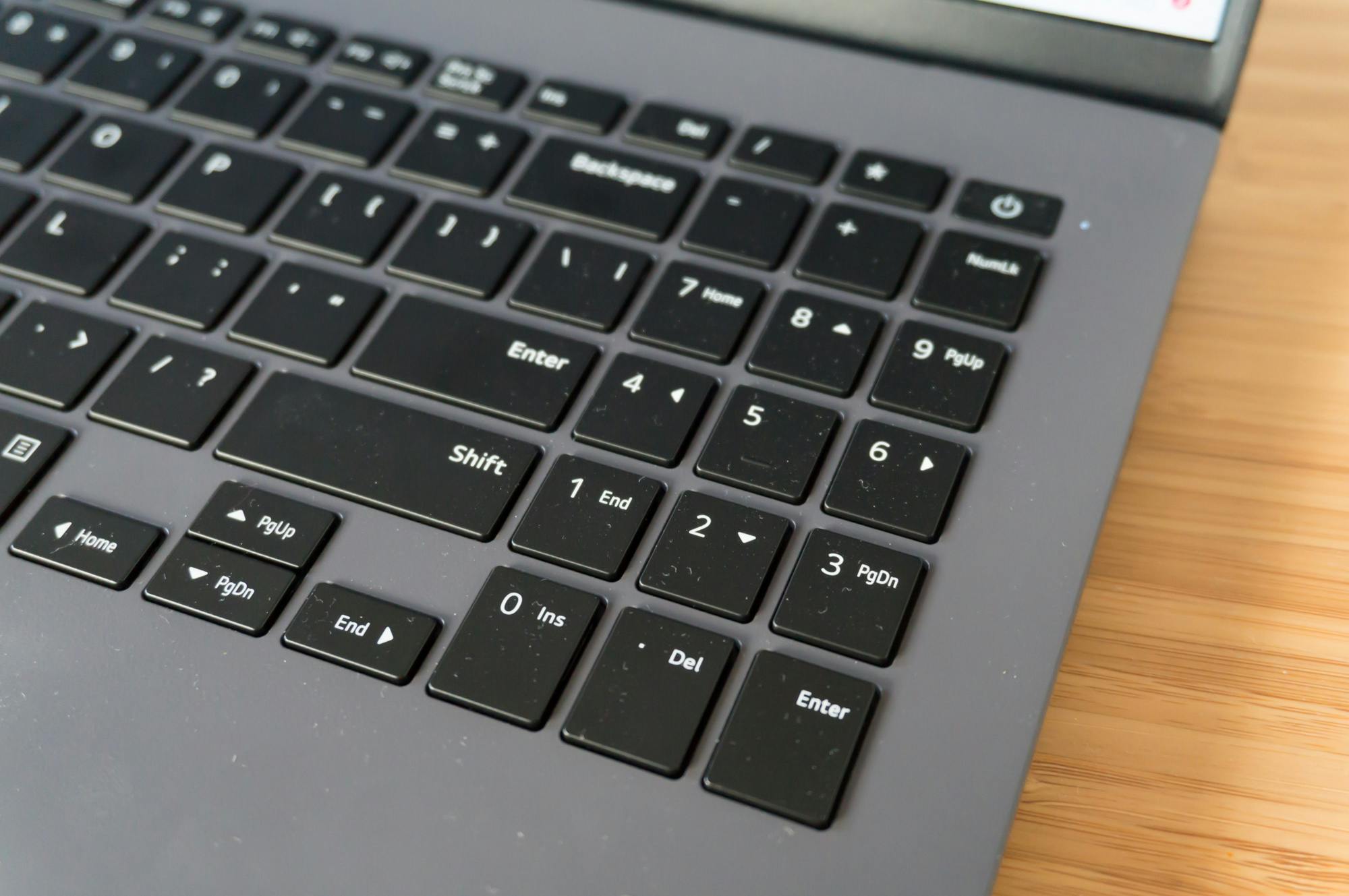 De LG Gram 16 heeft een toetsenbord met numeriek veld.