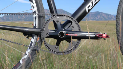 Een (elektrische) fiets met een gewone ketting óf riem, wat is beter?