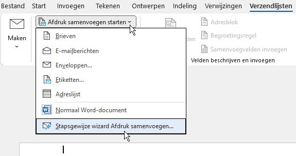 Met Afdruk samenvoegen maak je etiketten met adressen erop.
