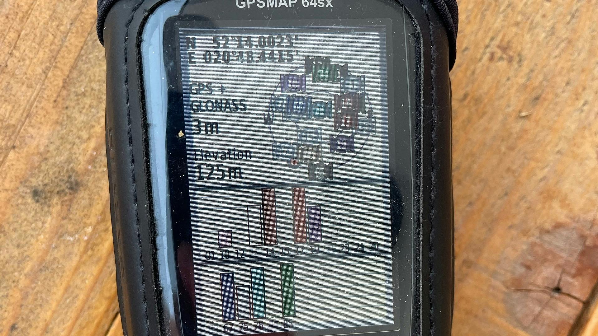 GPS handheld met in gebruik zijnde satellieten van zowel GPS als GLONASS