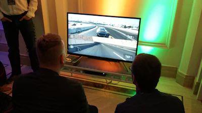 Nieuwe game-controller beschikt over ingebouwd display