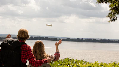 Concept toont een vliegende motor… Of een zit-drone