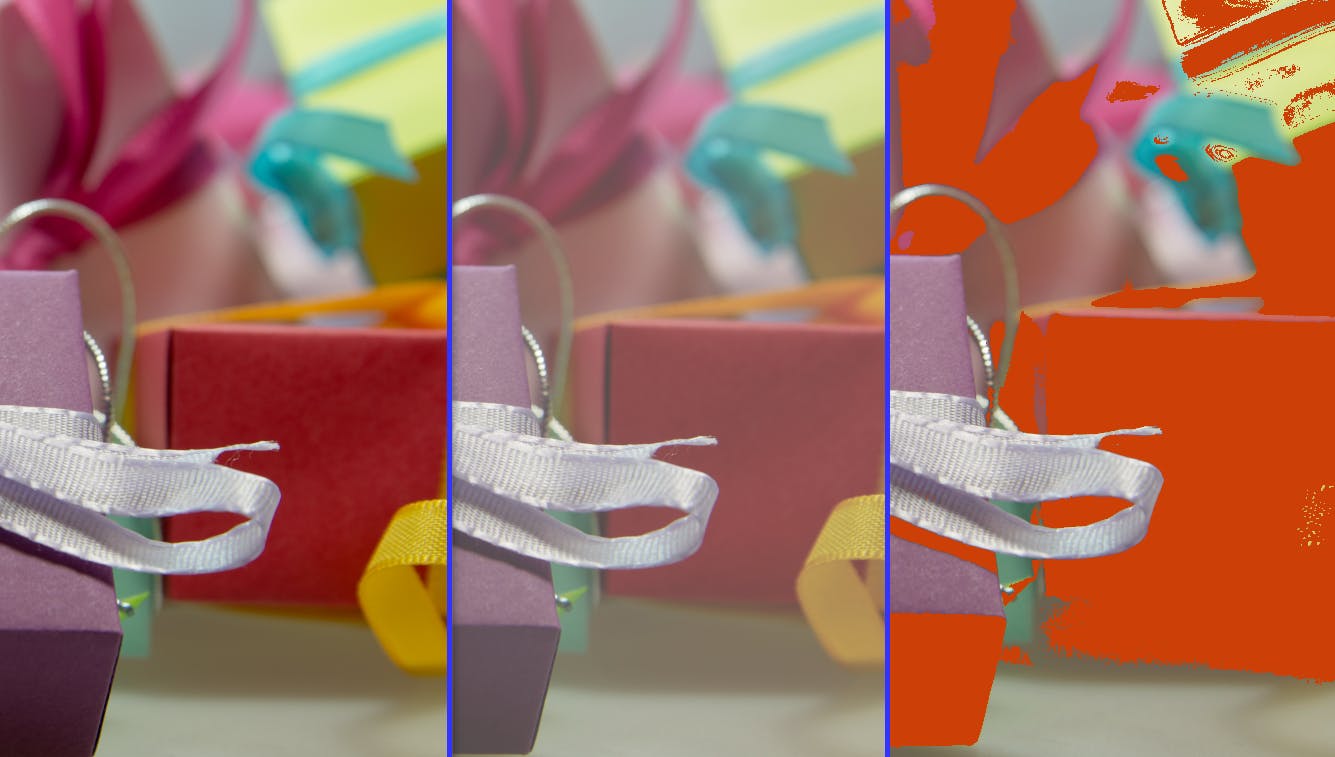 Hetzelfde beeld links in RGB (schermbeeld), midden in CMYK (afgedrukt), rechts (rode kleur geeft de RGB-kleuren aan die CMYK niet exact kon weergeven).