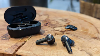 JBL Quantum TWS - Bluetooth in-ear voordelen zonder bluetooth nadelen