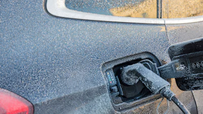 Vastgevroren laadkabel? Zo los je het op én zo voorkom je het